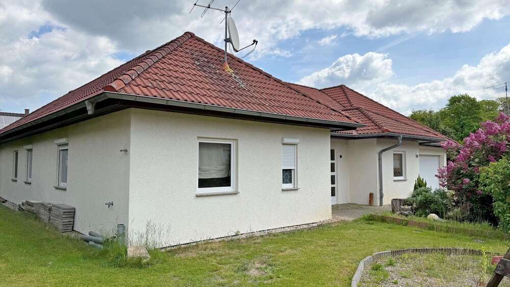 Thumbnail-Haus zum Kaufen in Neuhausen 270.000,00 € 260 m²