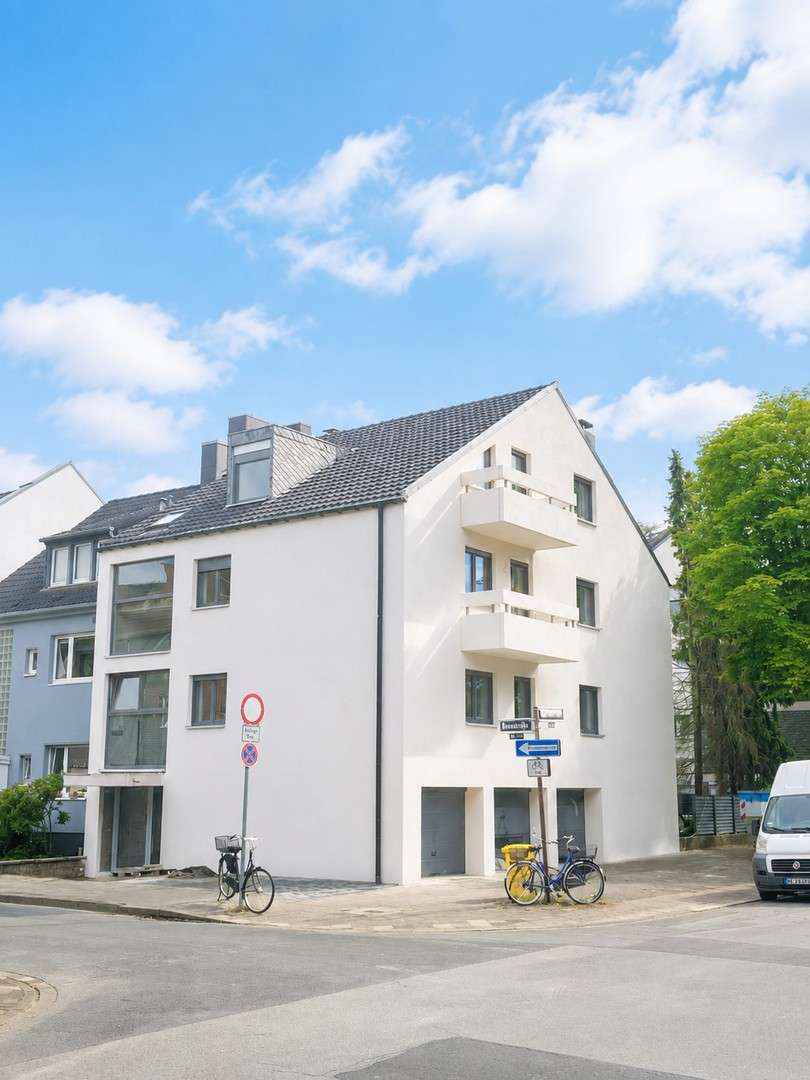 Thumbnail-Haus zum Kaufen in Düsseldorf 1.605.000,00 € 279.92 m²