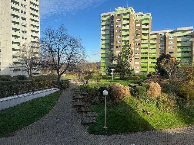 Thumbnail-Wohnung zum Kaufen in Stuttgart-Botnang 310.000,00 € 92.3 m²