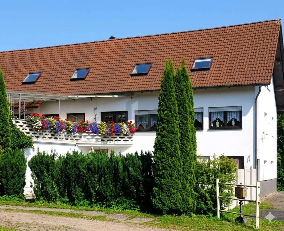 Thumbnail-Haus zum Kaufen in Hösbach 645.000,00 € 530 m²