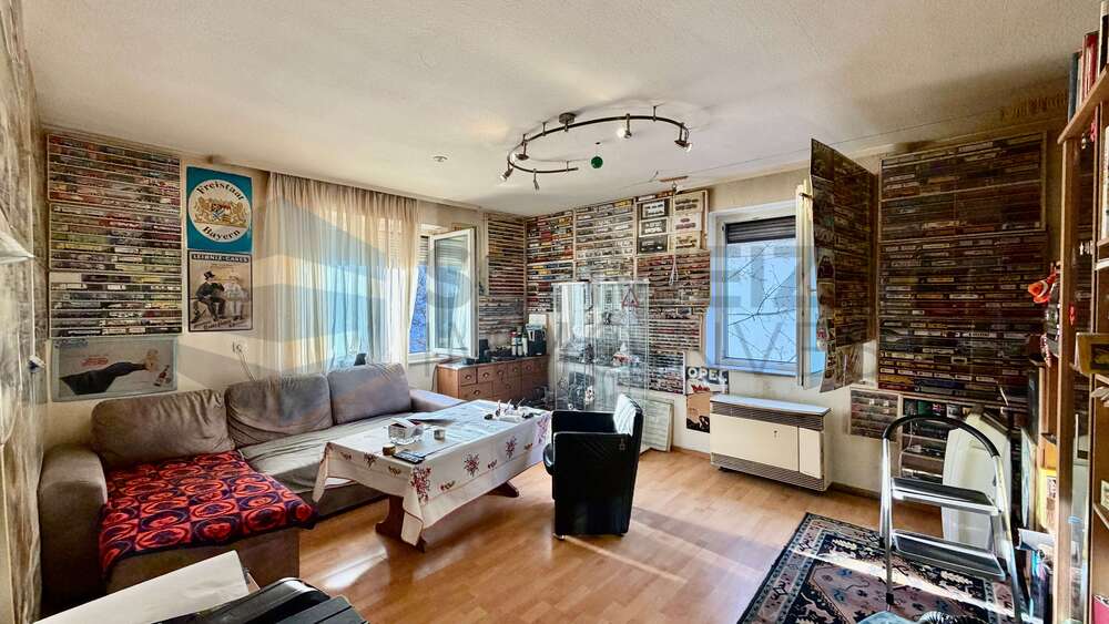 Thumbnail-Haus zum Kaufen in Stuttgart 690.000,00 € 214.03 m²