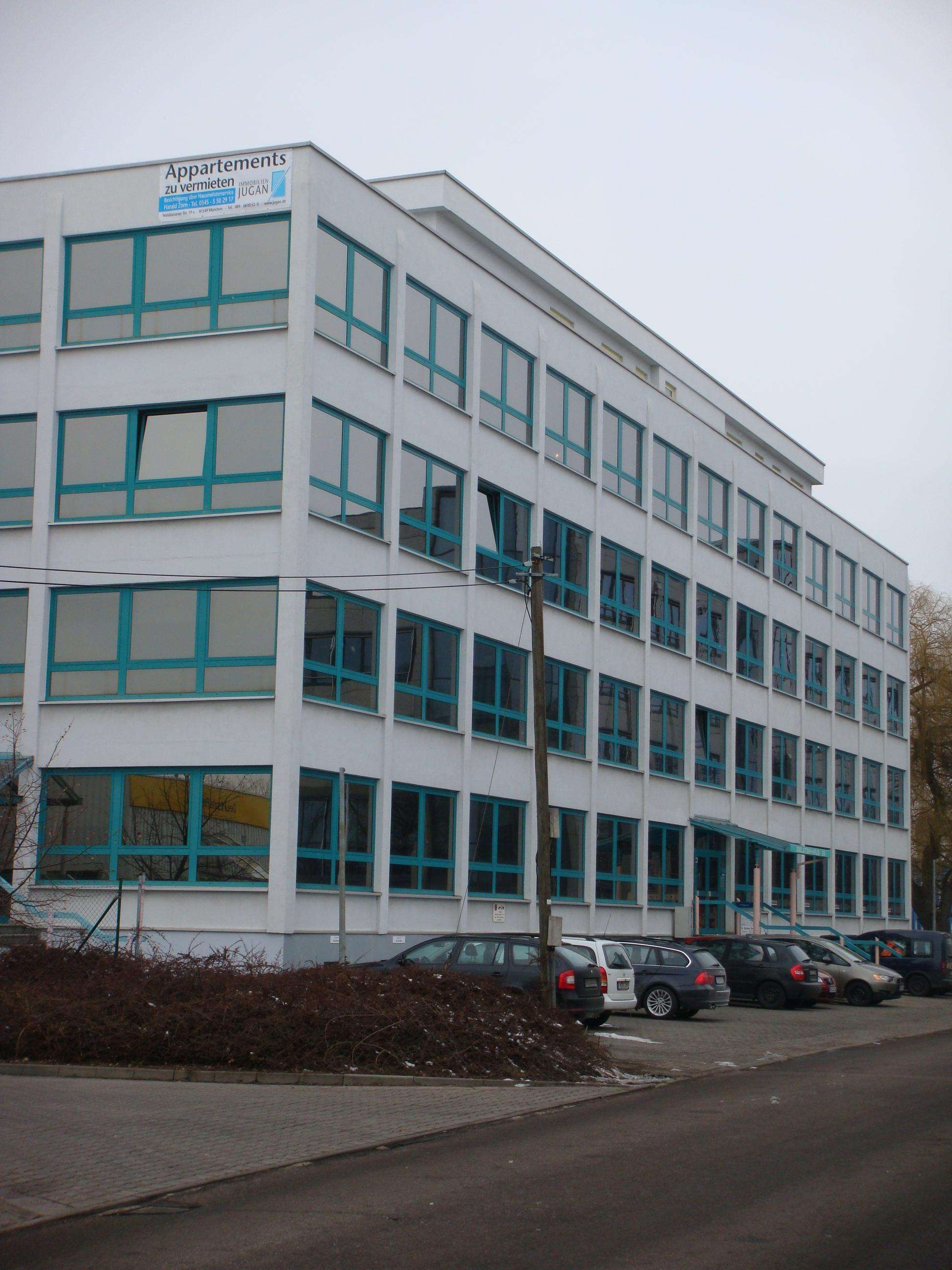 Thumbnail-Wohnung zum Mieten in Halle 255,00 € 15.31 m²