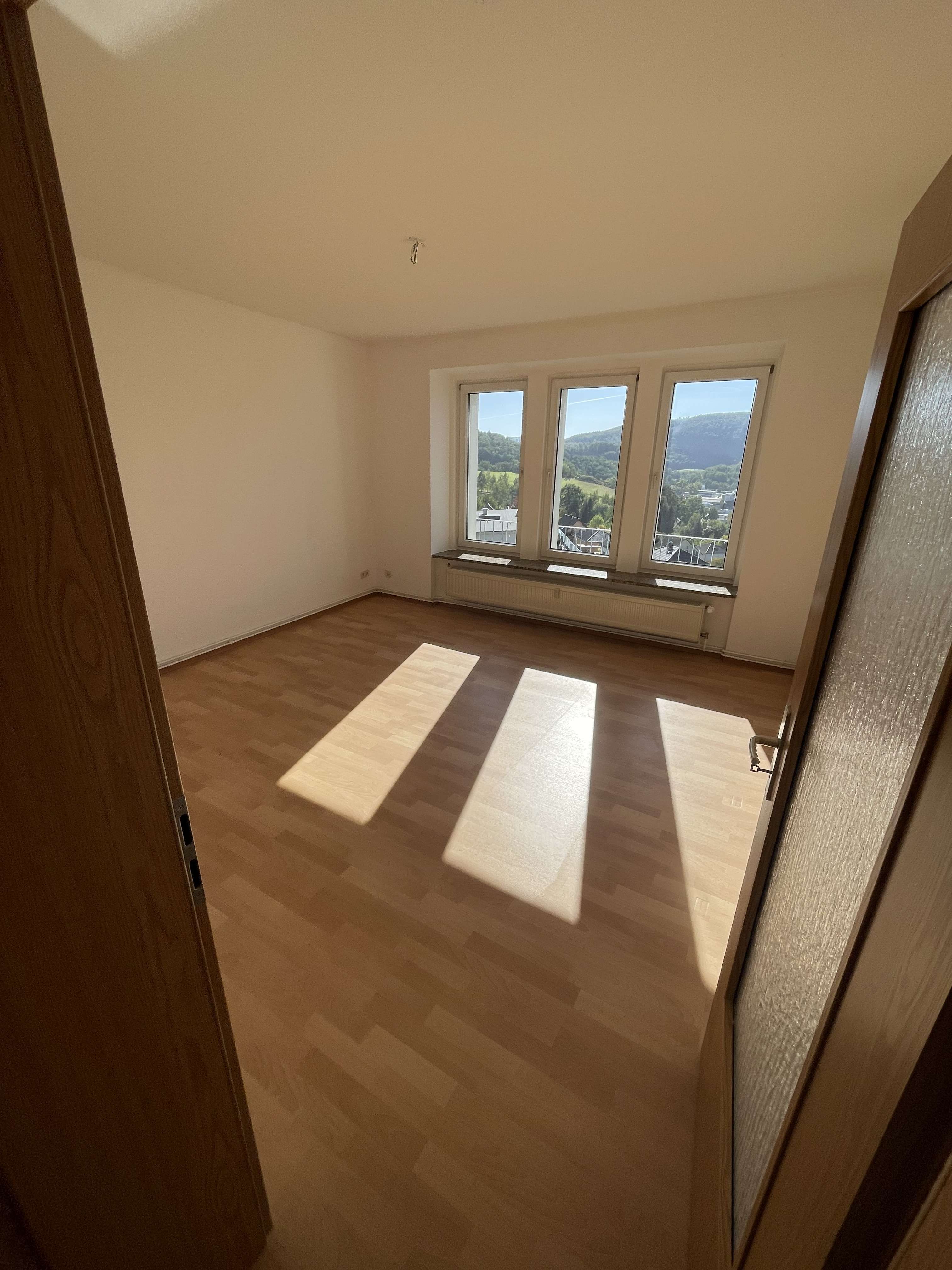 Thumbnail-Wohnung zum Mieten in Aue-Bad Schlema 371,31 € 67.51 m²