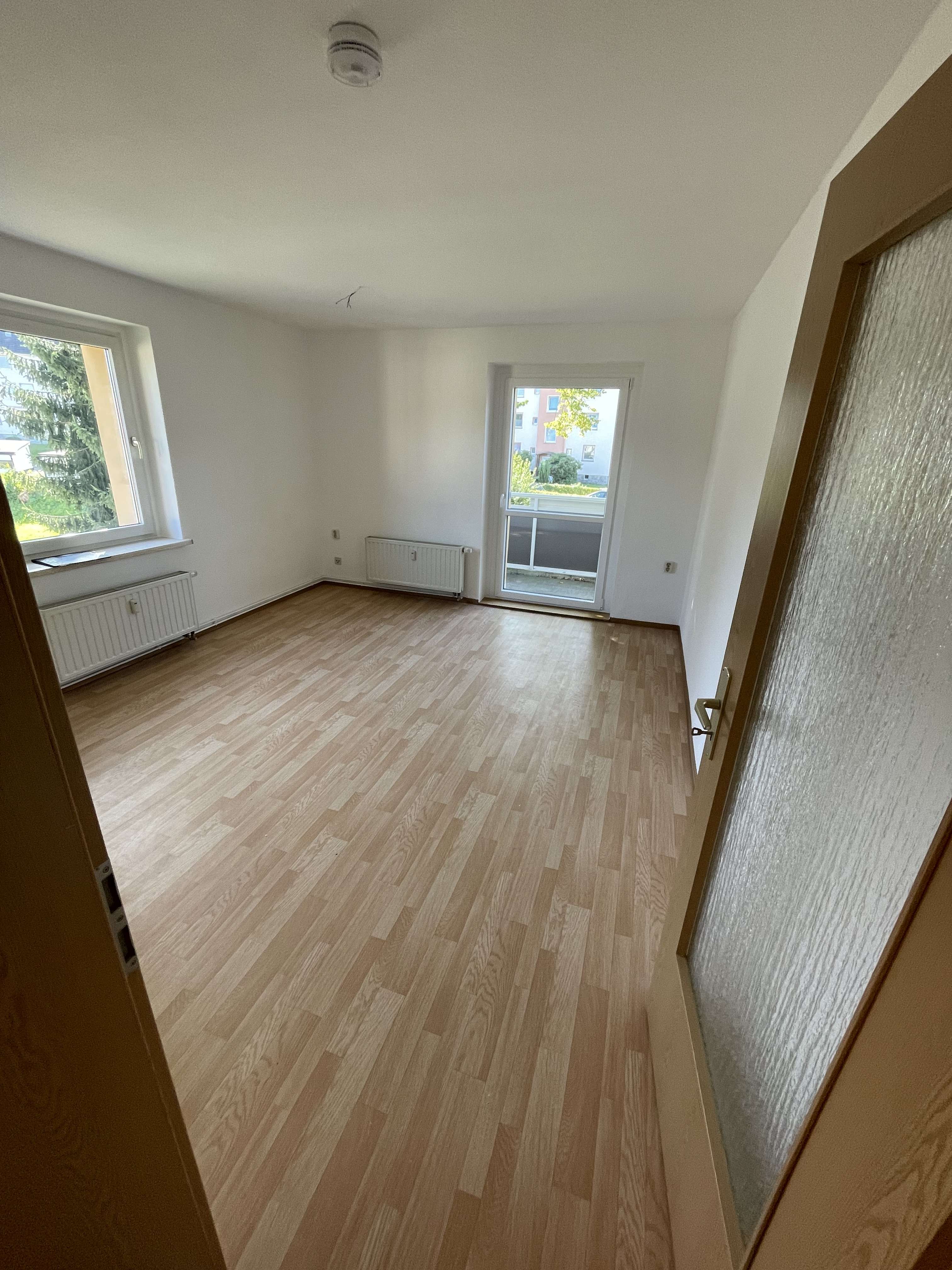 Thumbnail-Wohnung zum Mieten in Aue-Bad Schlema 295,49 € 51.39 m²