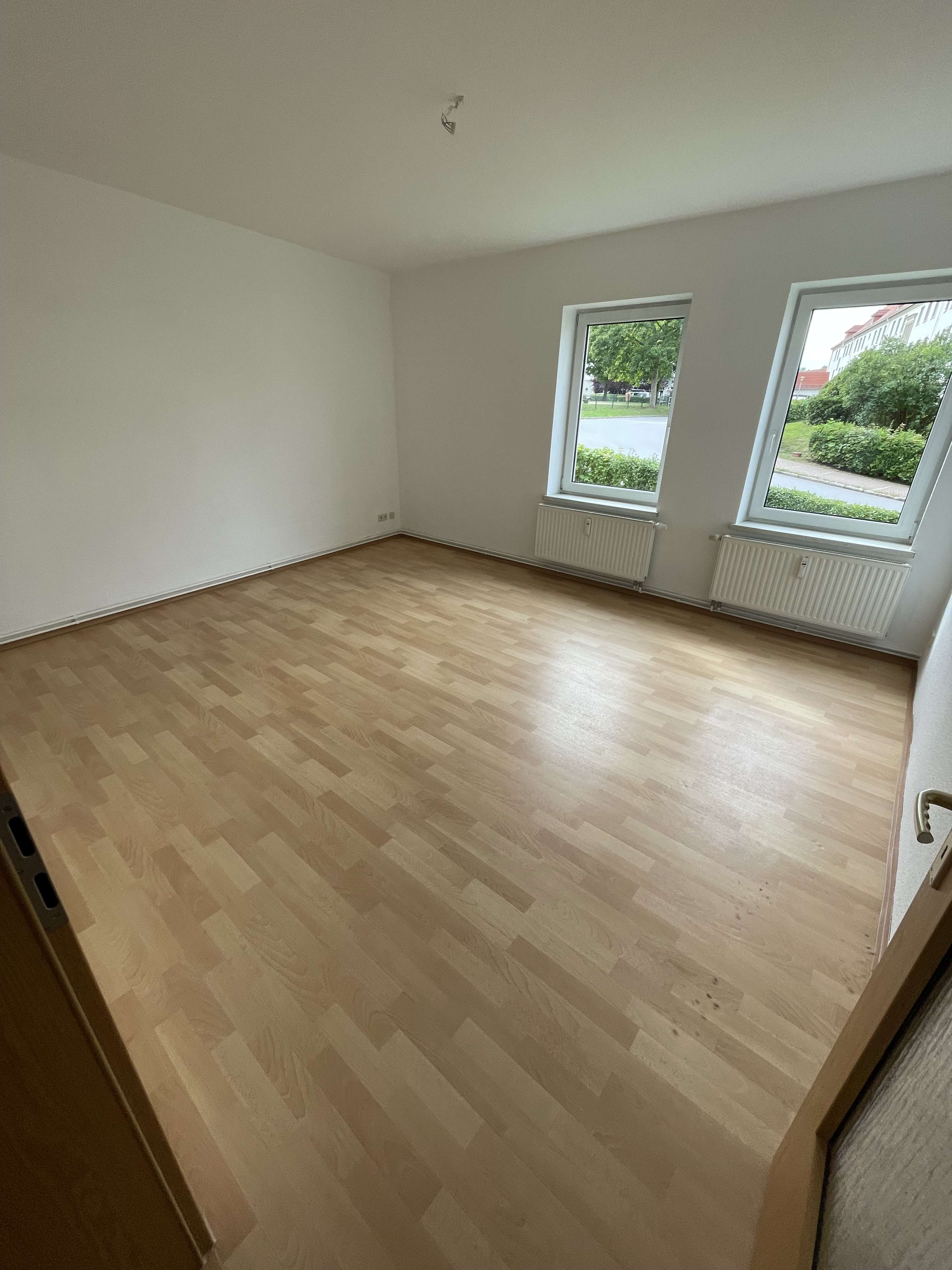 Thumbnail-Wohnung zum Mieten in Aue-Bad Schlema 384,67 € 69.94 m²