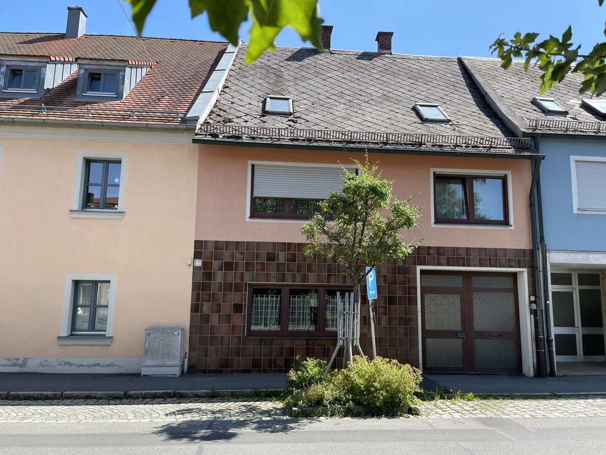 Thumbnail-Haus zum Kaufen in Tirschenreuth 190.000,00 € 213 m²