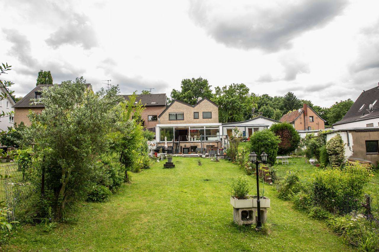 Thumbnail-Haus zum Kaufen in Hürth 999.000,00 € 210 m²