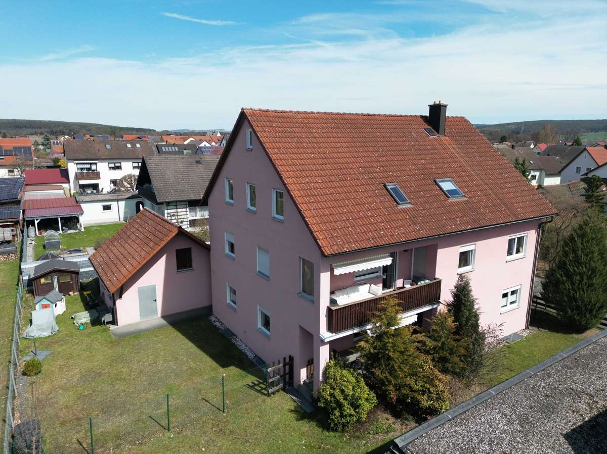 Thumbnail-Wohnung zum Kaufen in Luhe-Wildenau Oberwildenau 255.000,00 € 114 m²