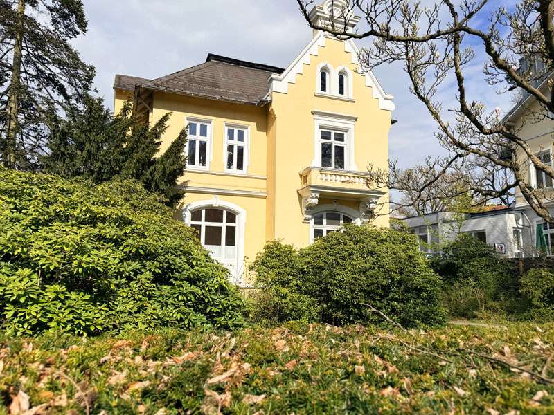 Thumbnail-Wohnung zum Mieten in Reinbek 1.800,00 € 140 m²