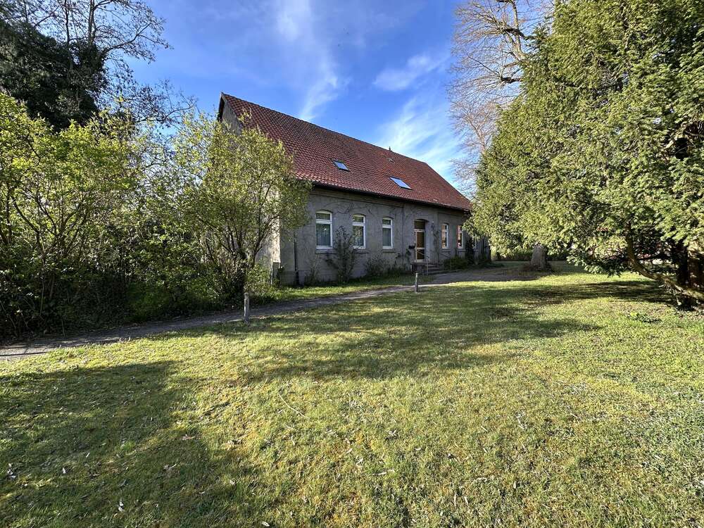 Thumbnail-Haus zum Kaufen in Uetze 275.000,00 € 322 m²