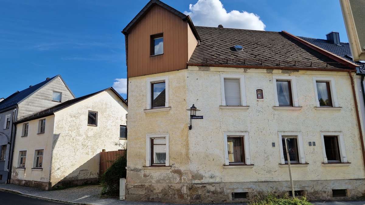 Thumbnail-Haus zum Kaufen in Mitterteich 84.000,00 € 166 m²