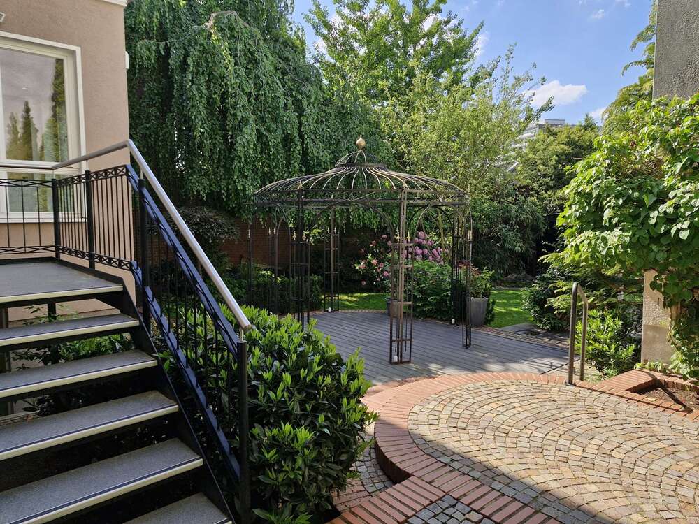 Thumbnail-Haus zum Kaufen in Bergisch Gladbach Refrath 997.000,00 € 193.2 m²