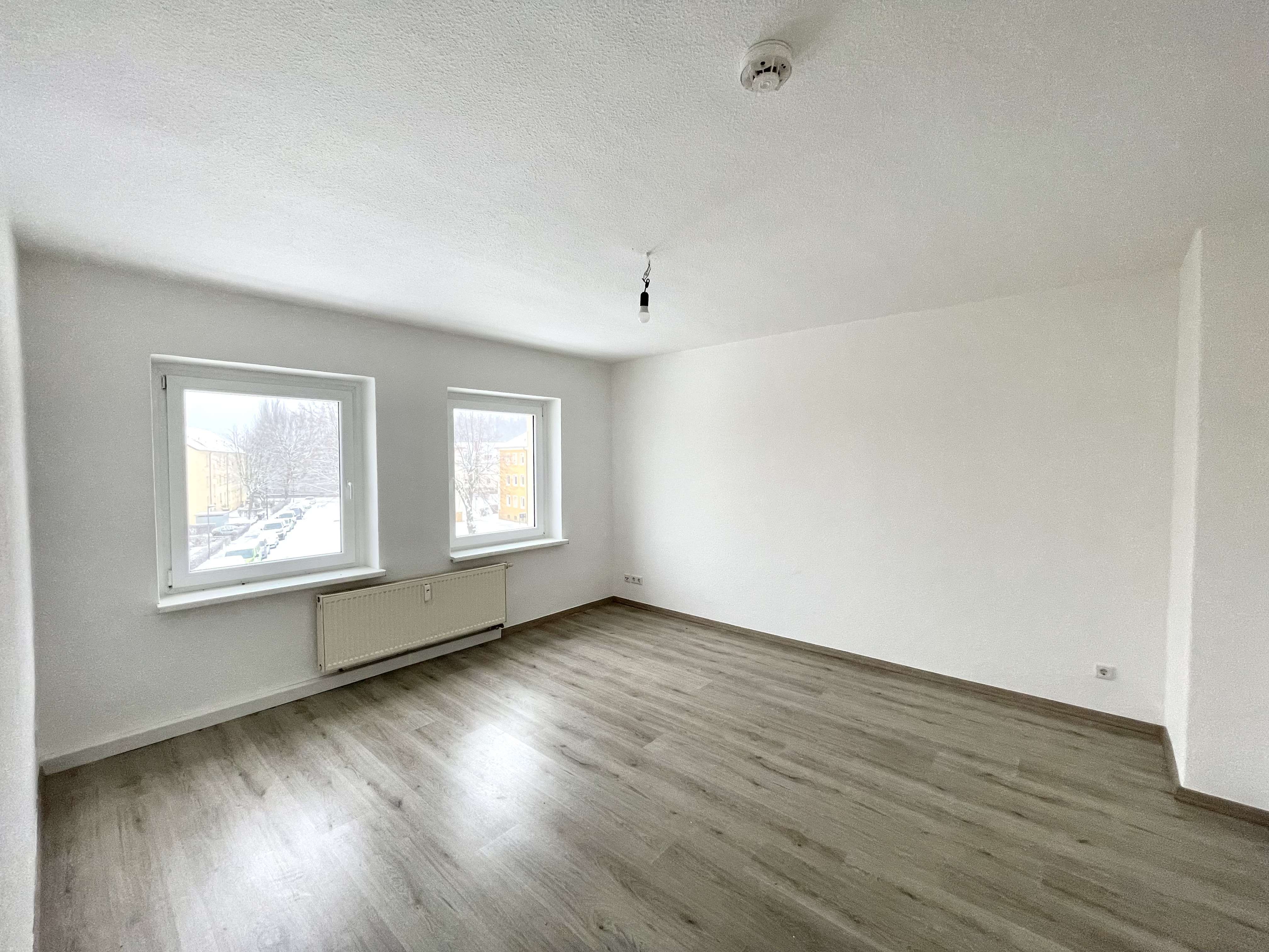 Thumbnail-Wohnung zum Mieten in Bitterfeld 263,04 € 32.88 m²
