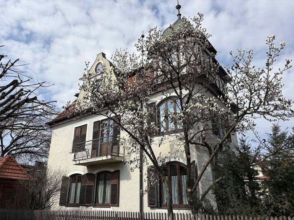 Thumbnail-Haus zum Mieten in Laufen 1.665,00 € 208 m²