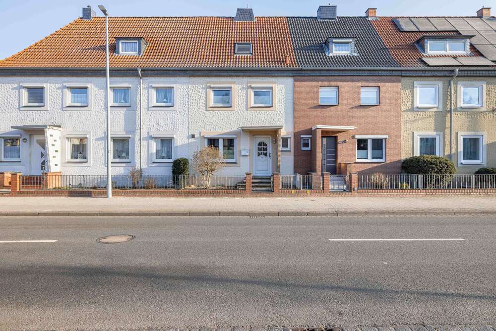 Thumbnail-Haus zum Kaufen in Celle 219.000,00 € 109.16 m²