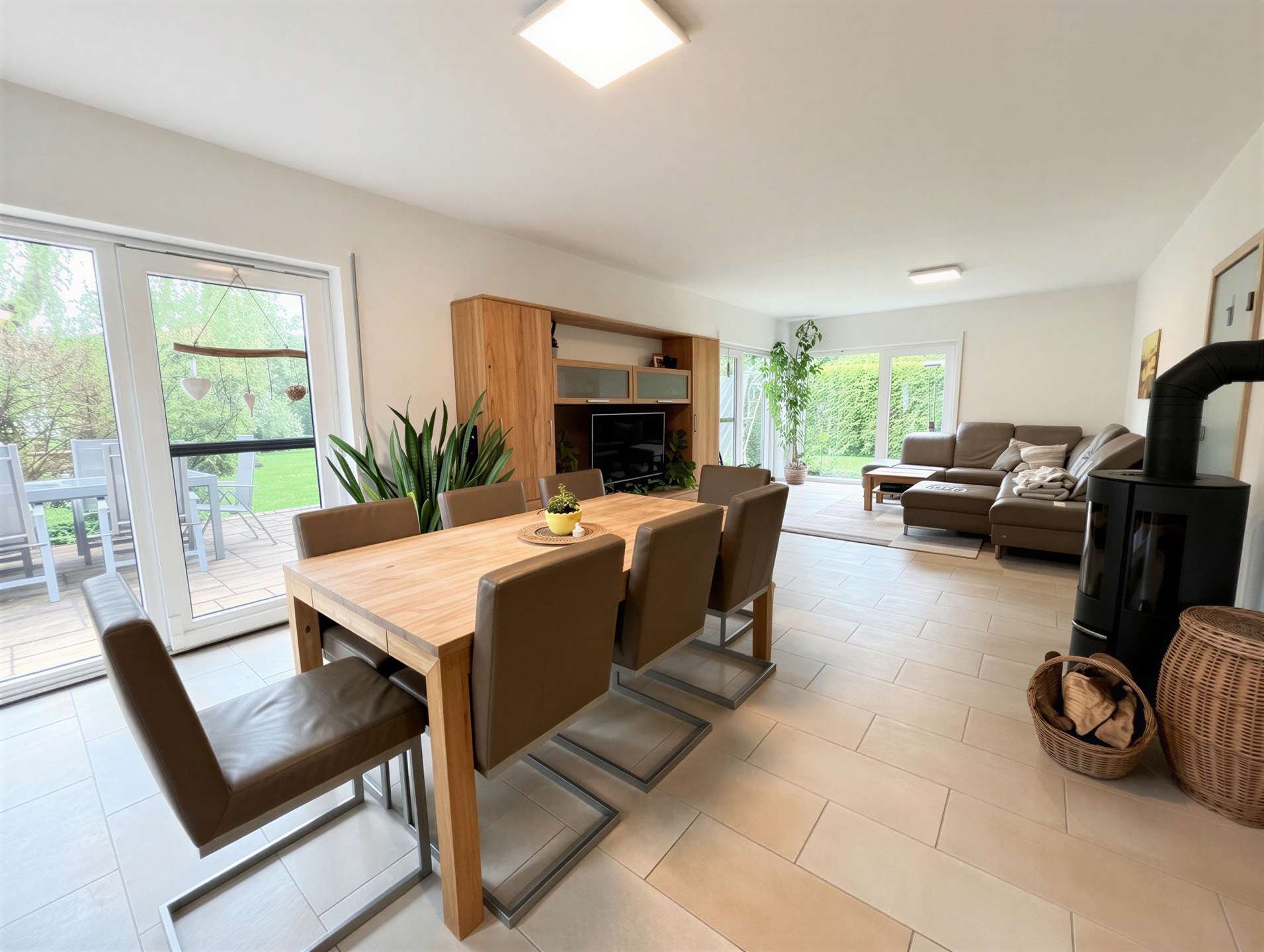 Thumbnail-Haus zum Mieten in Stockheim 1.400,00 € 160 m²