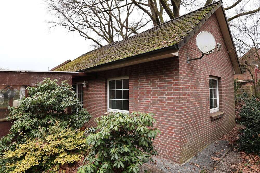 Thumbnail-Haus zum Kaufen in Hatten Sandkrug 230.000,00 € 52.46 m²