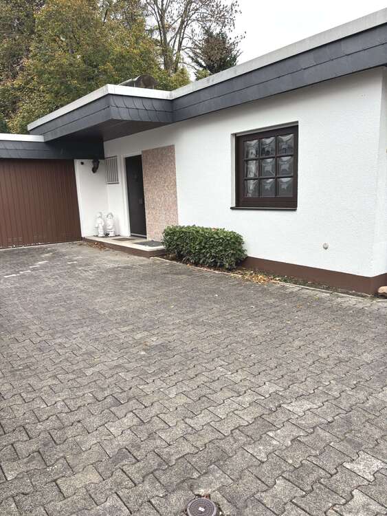 Thumbnail-Haus zum Kaufen in Niederhöchstadt 1.100.000,00 € 195 m²