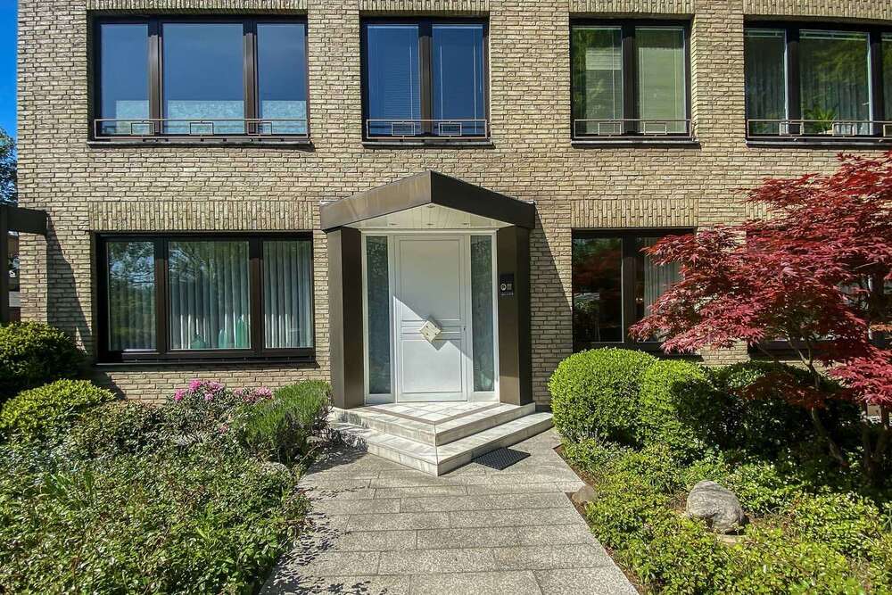 Thumbnail-Haus zum Kaufen in Düsseldorf 2.200.000,00 € 439.75 m²