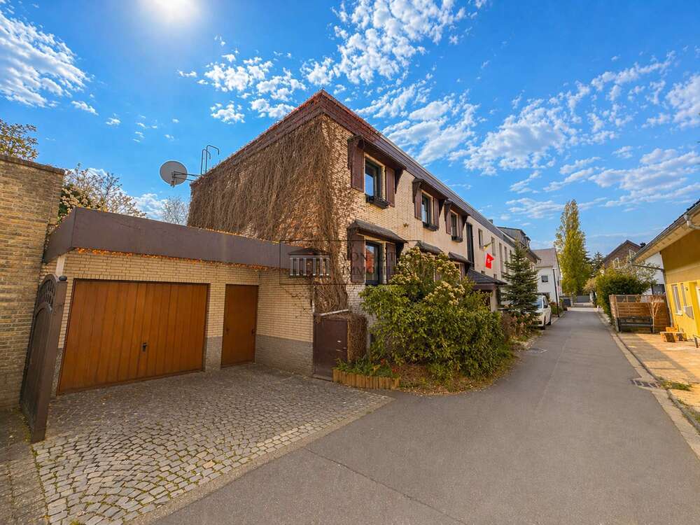 Thumbnail-Haus zum Kaufen in Köln 689.000,00 € 250 m²