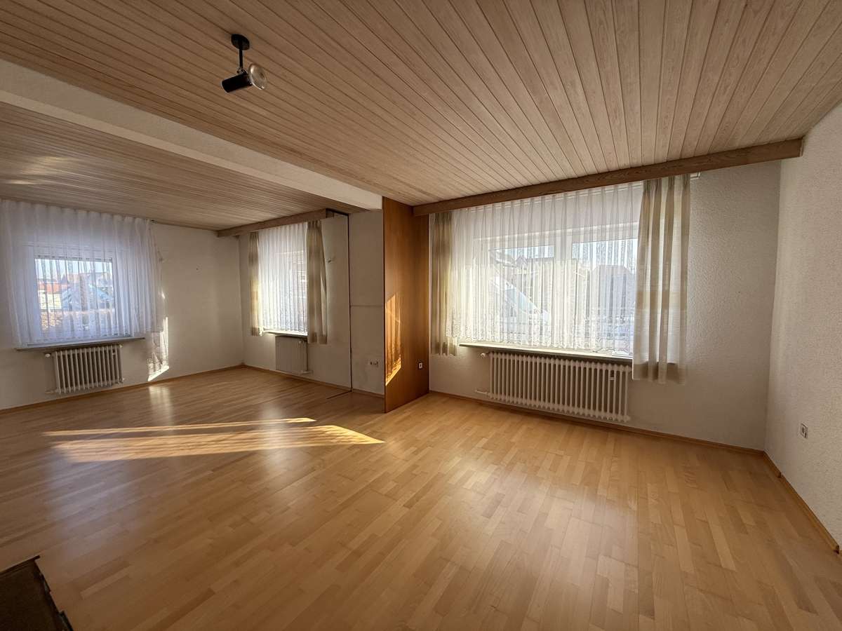 Thumbnail-Haus zum Kaufen in Mitterteich 189.000,00 € 144 m²