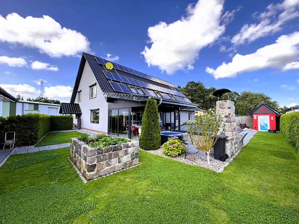 Thumbnail-Haus zum Kaufen in Neustrelitz 1.299.000,00 € 319 m²