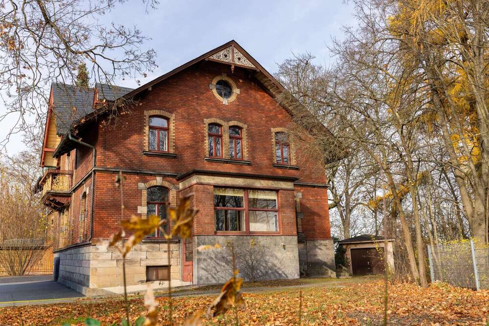 Thumbnail-Haus zum Kaufen in Hof 1.100.000,00 € 300 m²