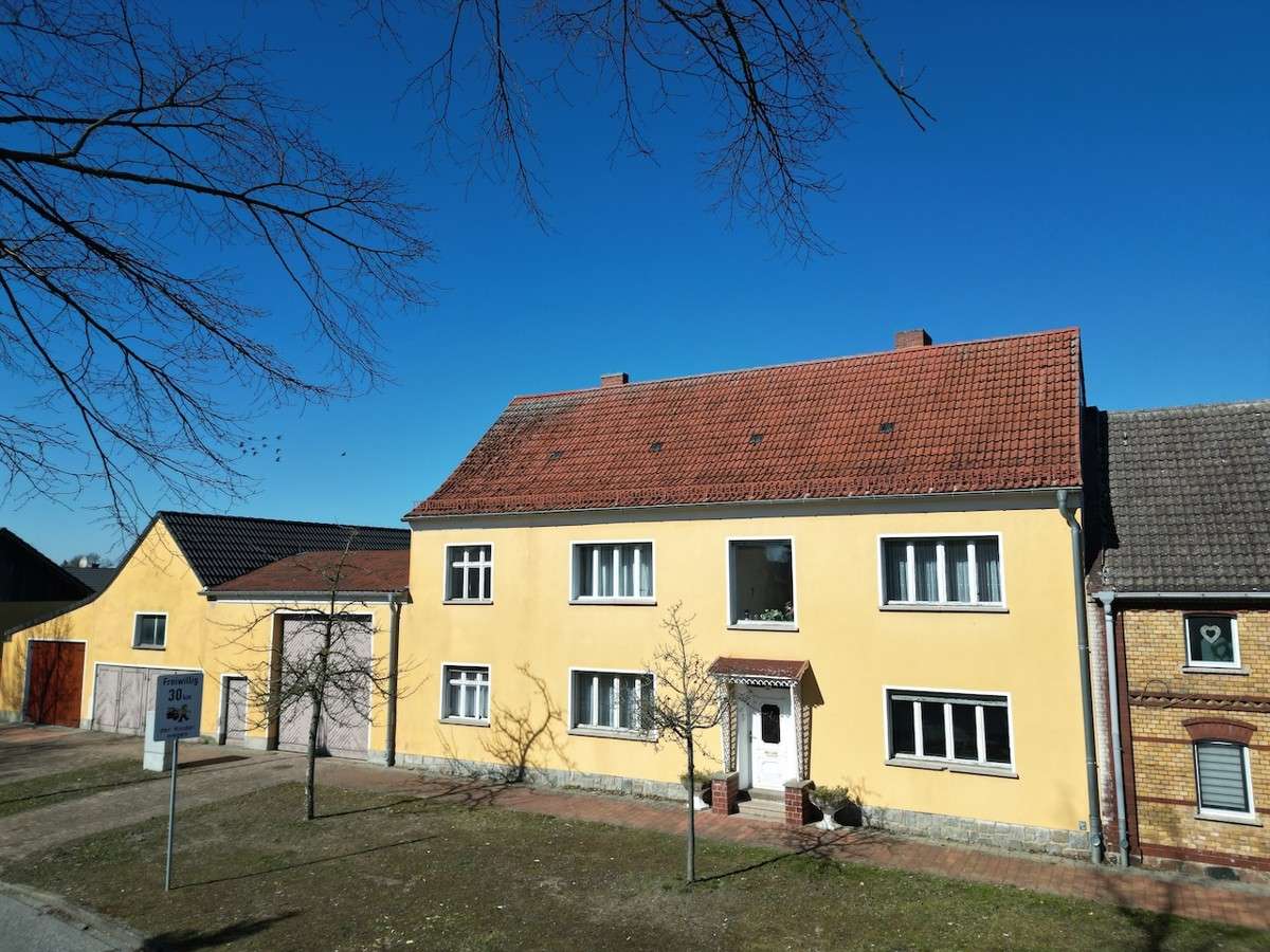 Thumbnail-Haus zum Kaufen in Jüterbog Grüna 240.000,00 € 210 m²