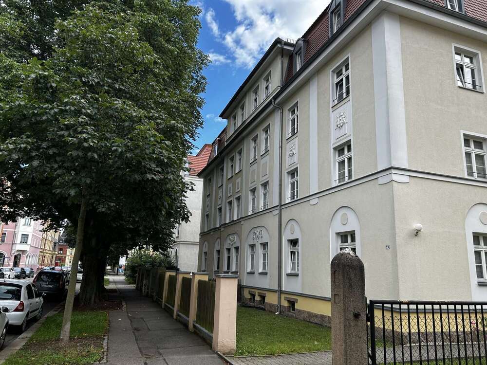Thumbnail-Wohnung zum Kaufen in Zwickau 120.000,00 € 104.04 m²