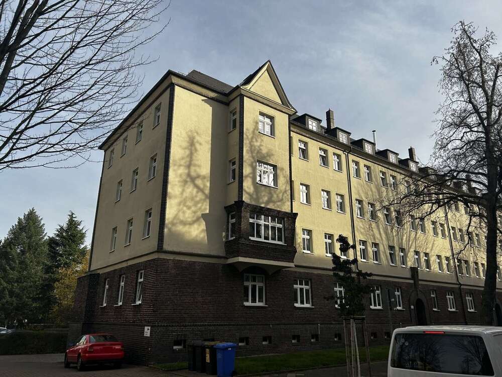 Thumbnail-Wohnung zum Kaufen in Zwickau 53.000,00 € 57.02 m²