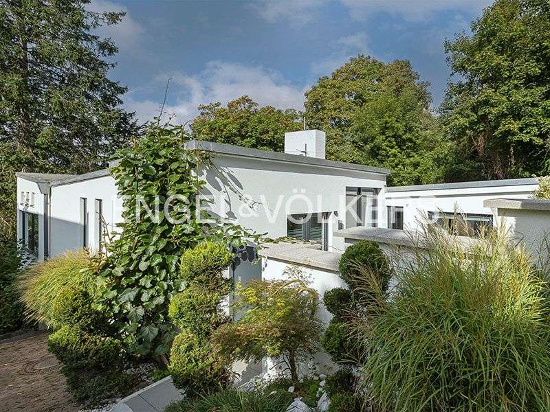 Thumbnail-Haus zum Kaufen in Bad Soden am Taunus 1.290.000,00 € 214 m²