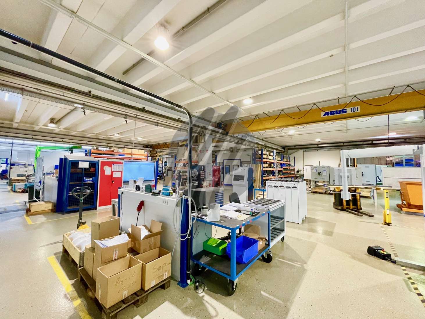 Thumbnail-Halle in Frankfurt am Main 2.100.000,00 € 1800 m²