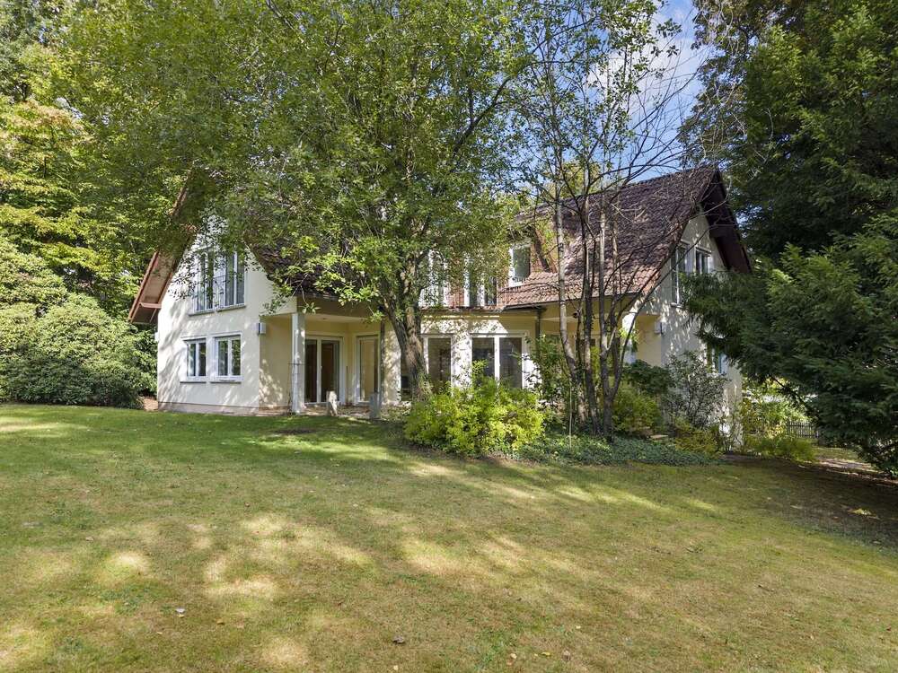 Thumbnail-Haus zum Kaufen in Kronberg im Taunus 3.600.000,00 € 325 m²