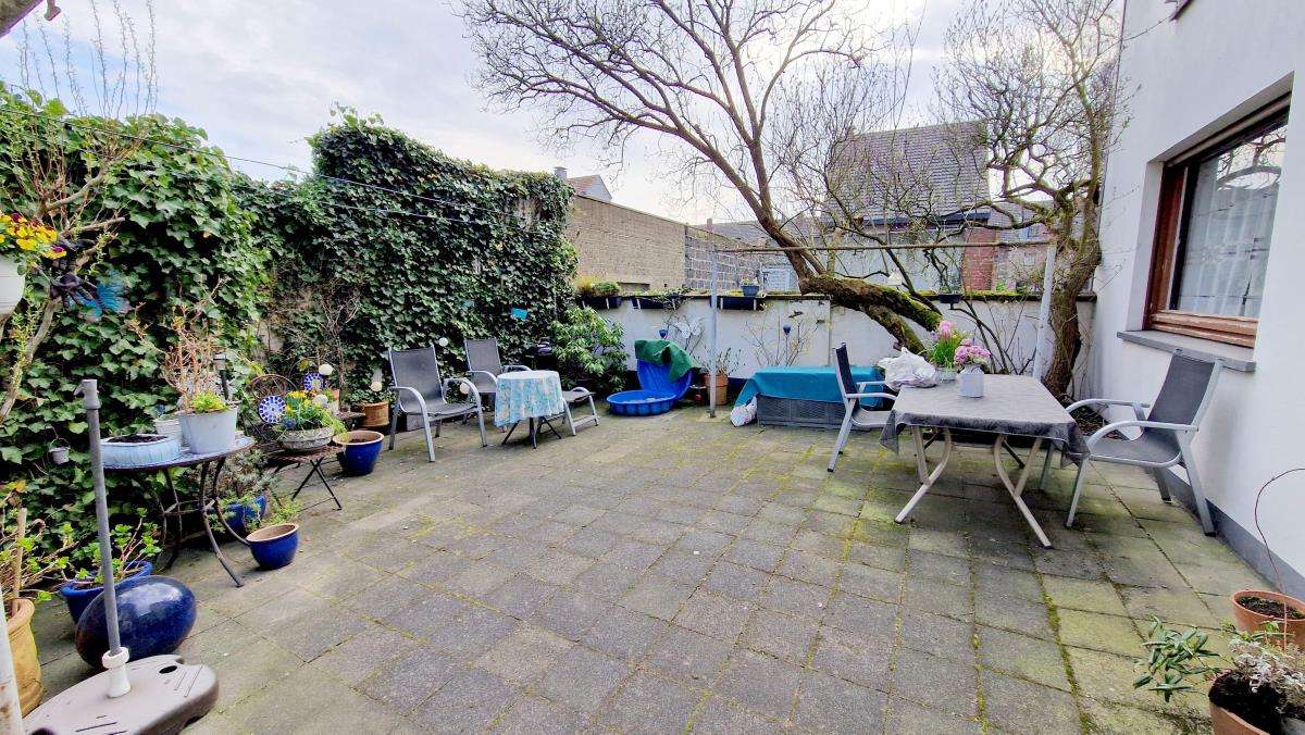 Thumbnail-Haus zum Kaufen in Oberhausen 255.000,00 € 222.35 m²