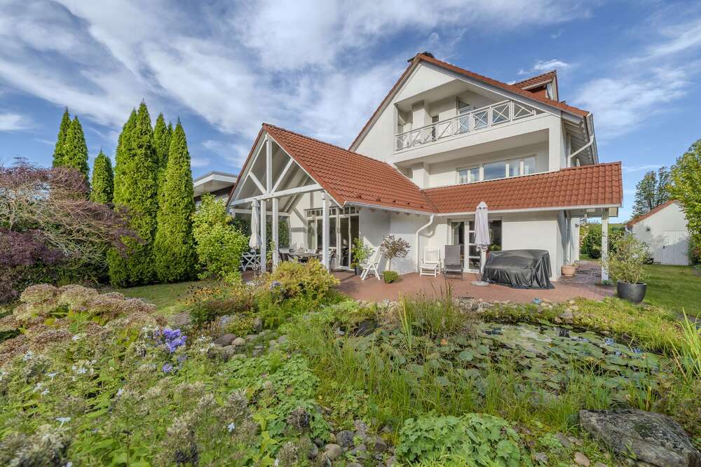 Thumbnail-Haus zum Kaufen in Schloß Holte-Stukenbrock 742.000,00 € 280 m²