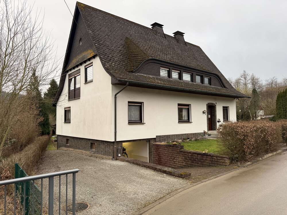 Thumbnail-Haus zum Kaufen in Finnentrop-Frielentrop 270.000,00 € 160 m²