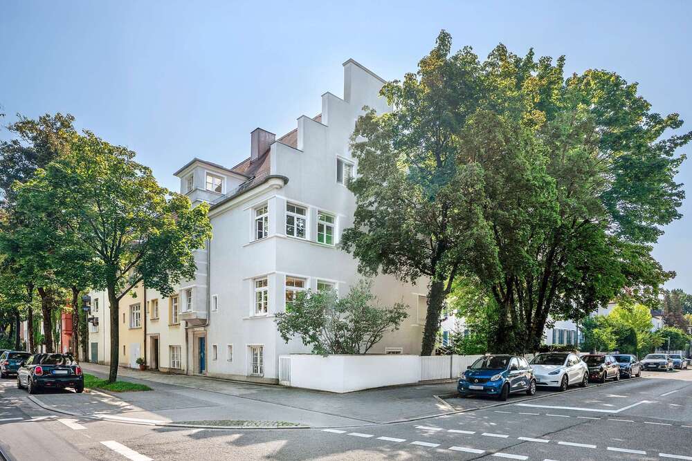 Thumbnail-Haus zum Kaufen in München 4.500.000,00 € 305 m²