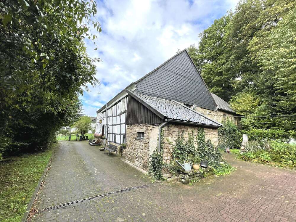 Thumbnail-Haus zum Kaufen in Sprockhövel 441.000,00 € 235.7 m²