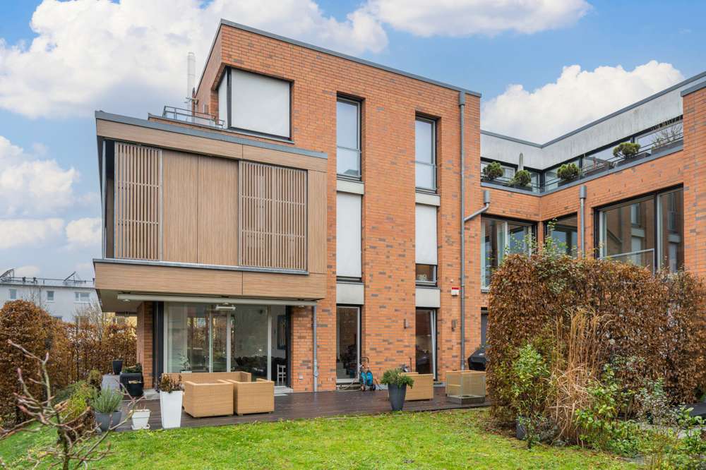 Thumbnail-Haus zum Kaufen in Hamburg 1.275.000,00 € 217.16 m²
