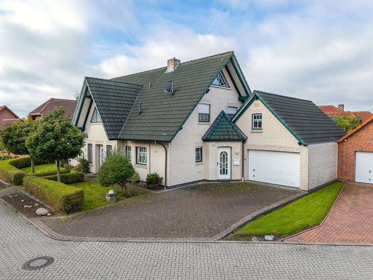 Thumbnail-Haus zum Kaufen in Hage 449.000,00 € 230 m²