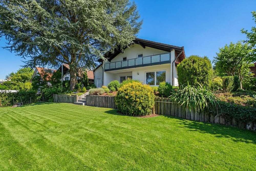 Thumbnail-Haus zum Kaufen in LandshutHofberg 1.070.000,00 € 160 m²