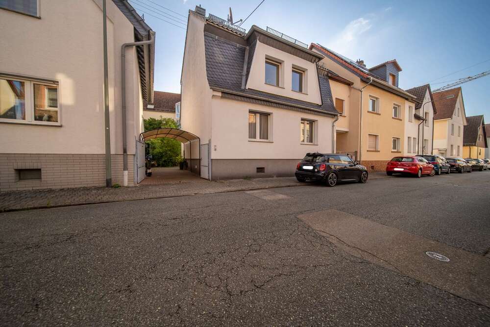 Thumbnail-Haus zum Kaufen in Frankfurt am Main 549.000,00 € 121.21 m²