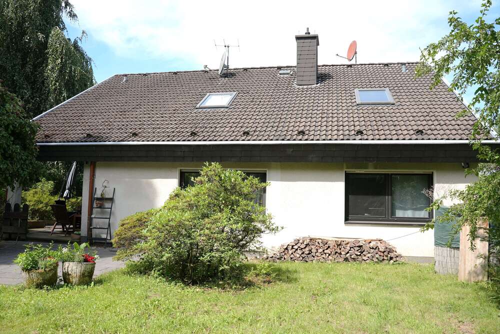 Thumbnail-Haus zum Kaufen in Rösrath 670.000,00 € 326 m²