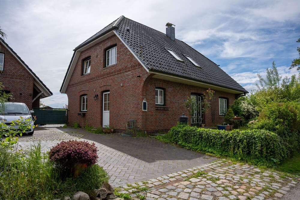 Thumbnail-Haus zum Kaufen in Neuendorf bei Elmshorn 419.000,00 € 132.18 m²