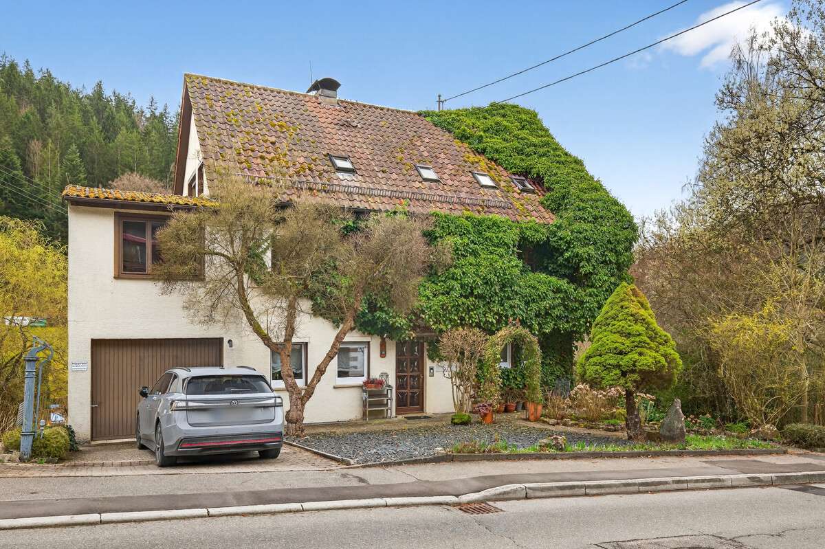 Thumbnail-Haus zum Kaufen in Höfen 496.000,00 € 346 m²