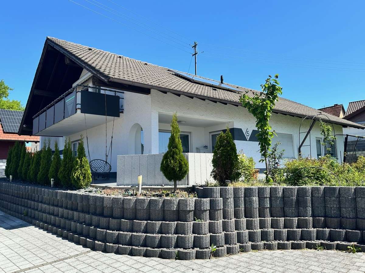 Thumbnail-Haus zum Kaufen in Oberndorf am Neckar Hochmössingen 525.000,00 € 220 m²