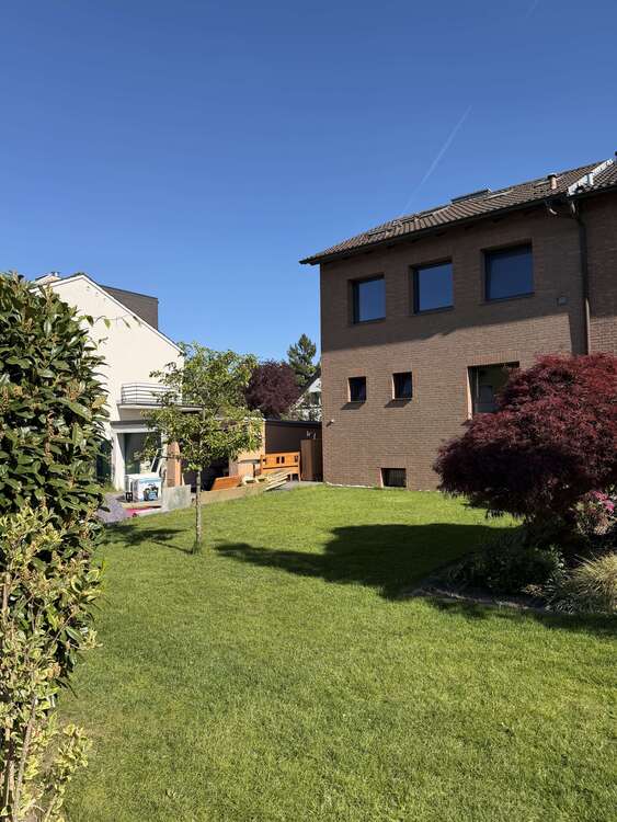 Thumbnail-Haus zum Mieten in Bonn 1.840,00 € 140 m²