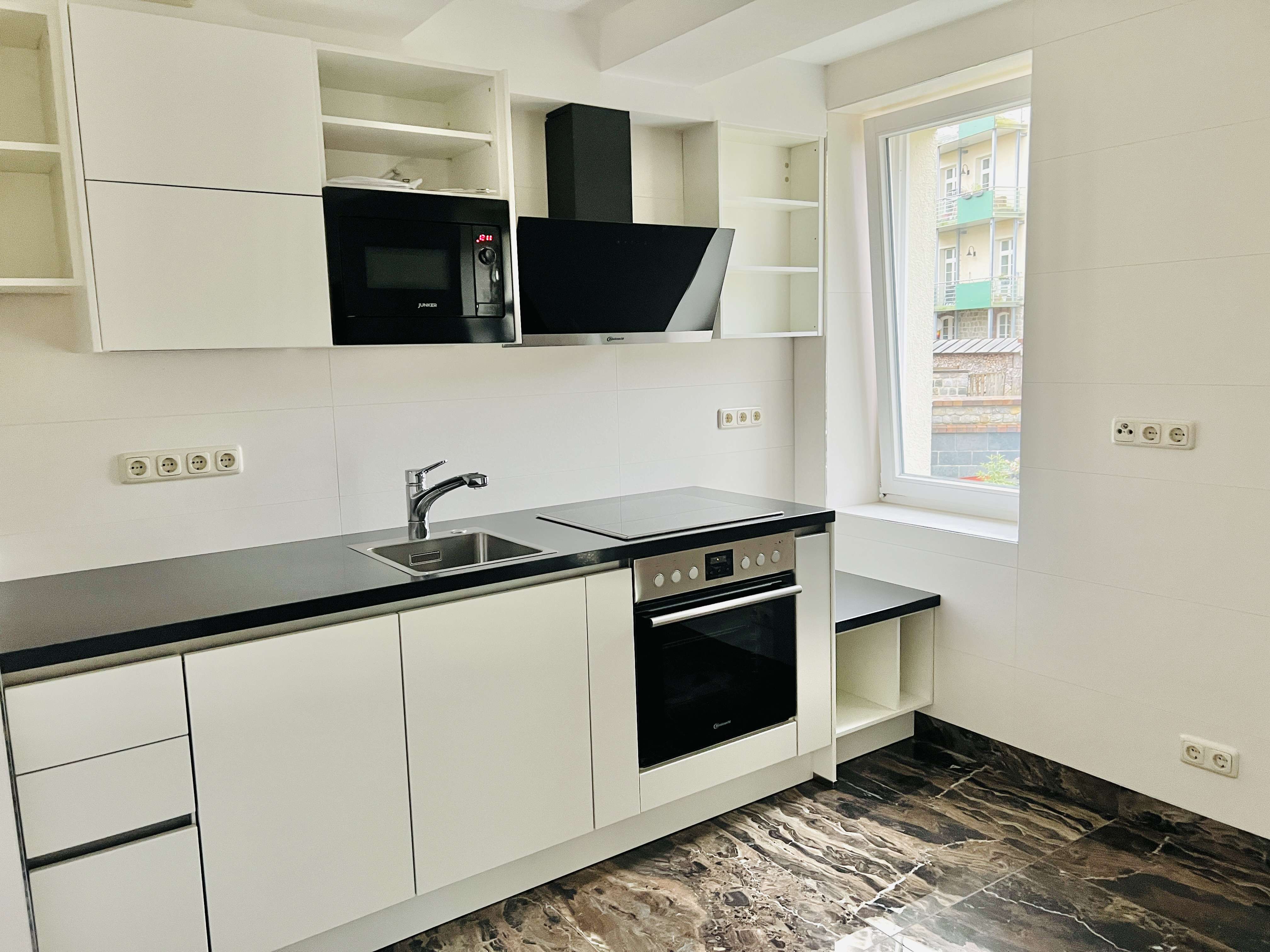 Thumbnail-Wohnung zum Mieten in Schwerin 1.250,00 € 97 m²