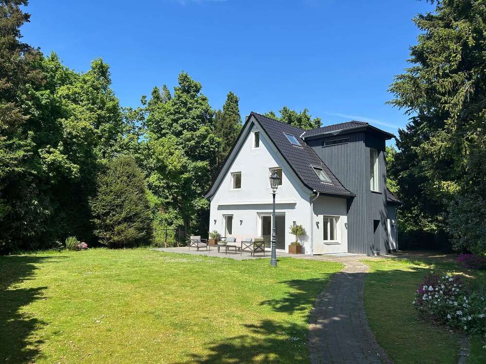 Thumbnail-Haus zum Kaufen in Düsseldorf - Stockum 1.650.000,00 € 170 m²