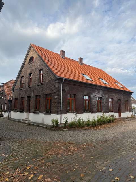 Thumbnail-Haus zum Mieten in Hünxe-Krudenburg 1.681,68 € 140.14 m²